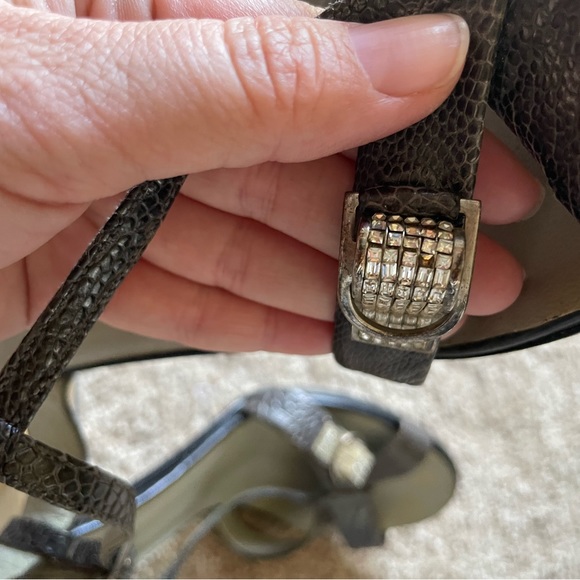 Gucci Lizard T-Strap Heel Sandals Sz 9 Block Heel Crystals FLAWS-missing crystal - Picture 14 of 15